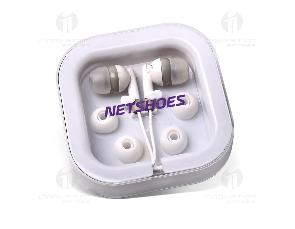 Fone de ouvido vermelho com cabo de 1 metro de comprimento e design moderno. Fone de ouvido vermelho com cabo de 1 metro de comprimento e design moderno.