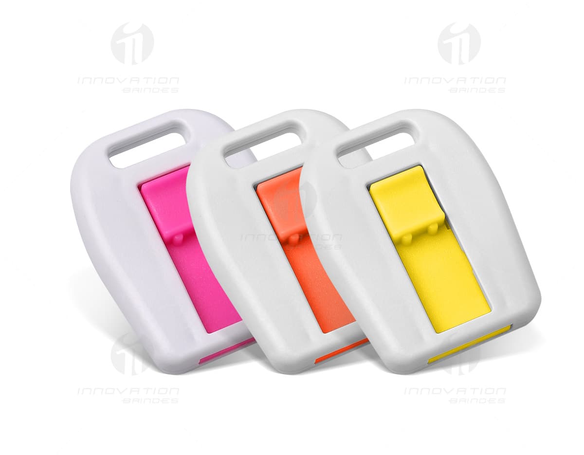 Pen drive de plástico retrátil com capacidade de 4GB, na cor preta. Pen drive de plástico retrátil com capacidade de 4GB, na cor preta.