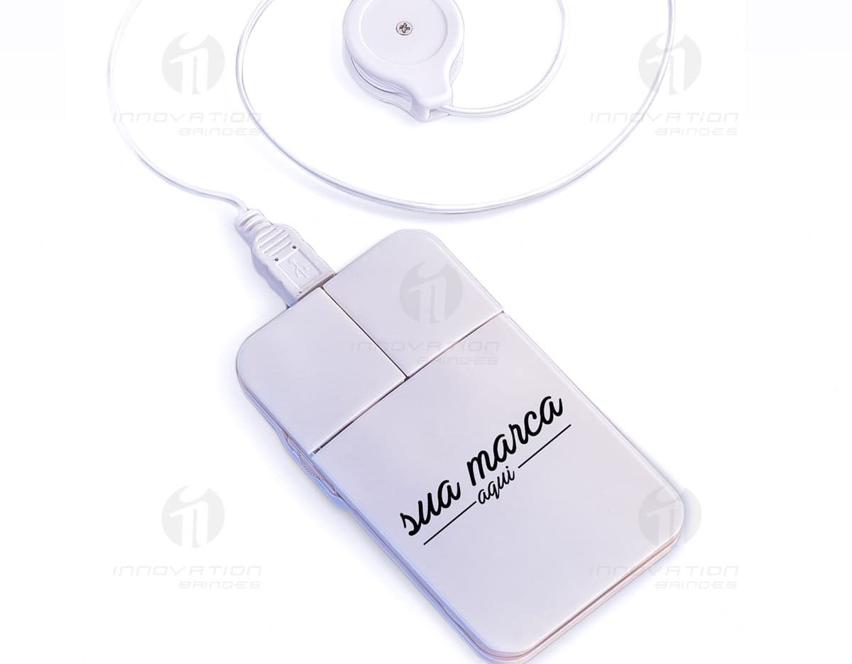 Kit com 6 porta copos em formatos geométricos variados, sendo dois circulares, dois quadrados e dois hexagonais, feitos de material resistente e com estampas coloridas em fundo branco. Kit com 6 porta copos em formatos geométricos variados, sendo dois circulares, dois quadrados e dois hexagonais, feitos de material resistente e com estampas coloridas em fundo branco.