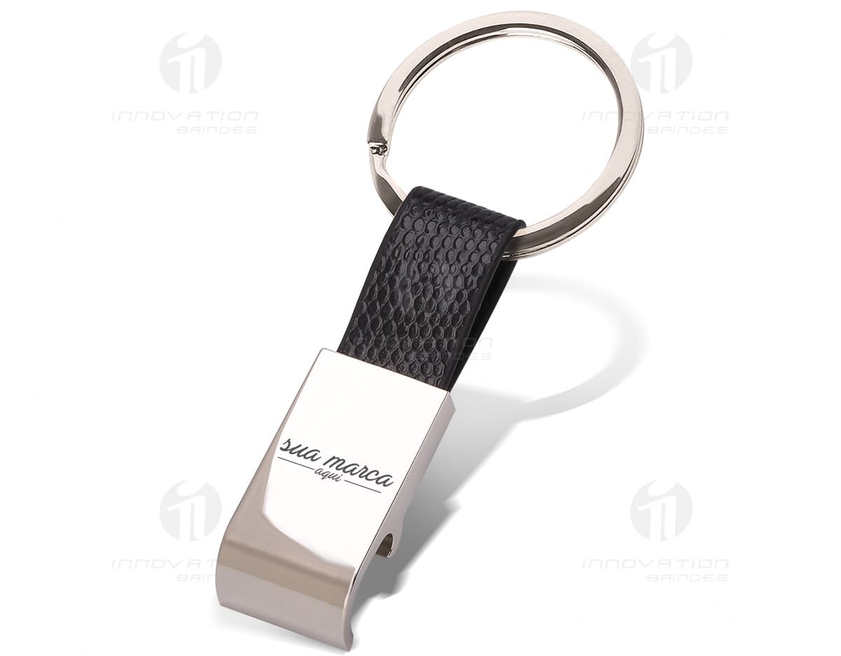 Chaveiro de metal em forma de caminhão, oferecido em caixa. Chaveiro de metal em forma de caminhão, oferecido em caixa.