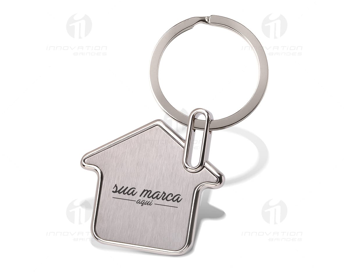 Caneta de metal de cor prateada com detalhes adornados em preto e logotipo desbotado da marca. Caneta de metal de cor prateada com detalhes adornados em preto e logotipo desbotado da marca.
