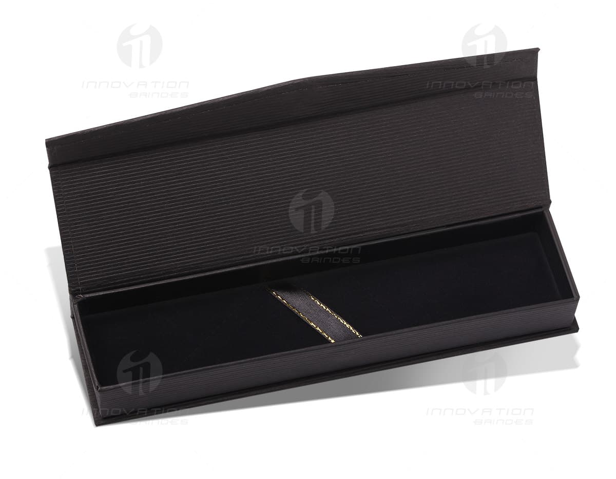 Kit com 6 porta copos em cores vibrantes e design moderno. Ideal para proteger superfícies de possíveis manchas de líquidos. Kit com 6 porta copos em cores vibrantes e design moderno. Ideal para proteger superfícies de possíveis manchas de líquidos.