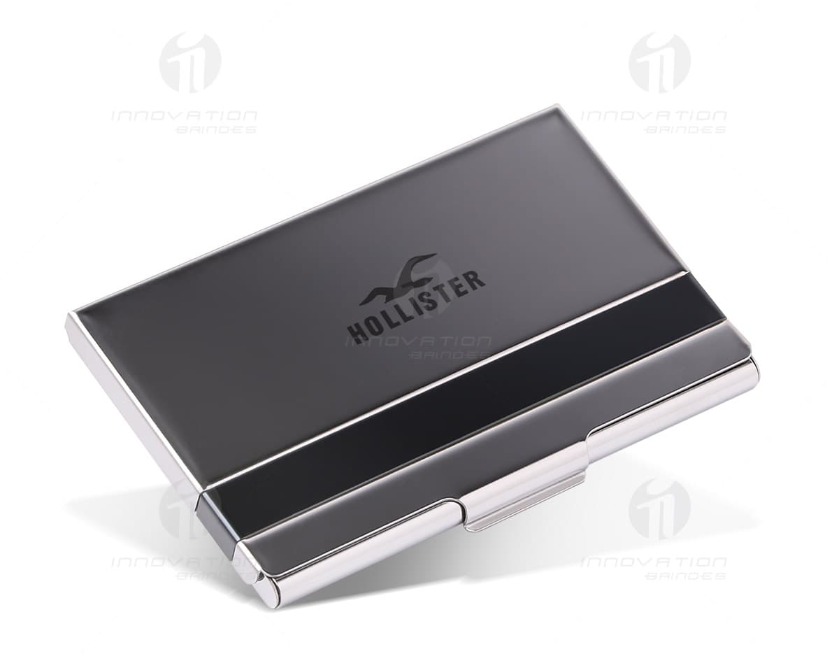 Porta cartões de metal na cor preta, com espaço para armazenar até 9 cartões. Design elegante e compacto. Porta cartões de metal na cor preta, com espaço para armazenar até 9 cartões. Design elegante e compacto.