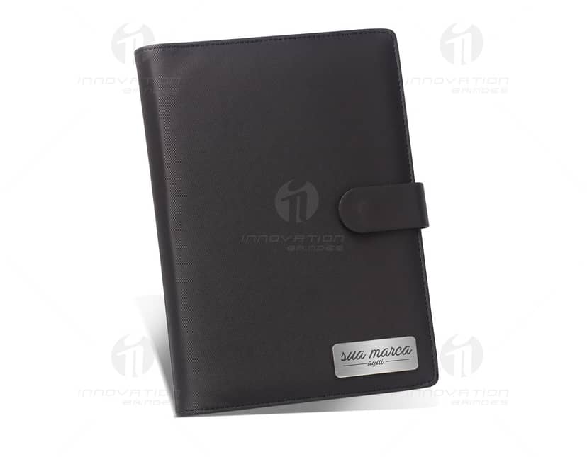 Seis porta copos empilhados em um kit.