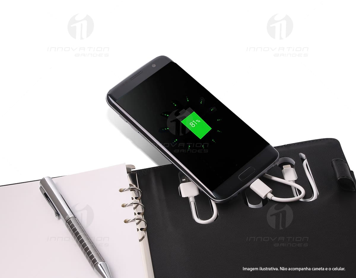 Bloco de anotações com capa e power bank. Bloco de anotações com capa e power bank.