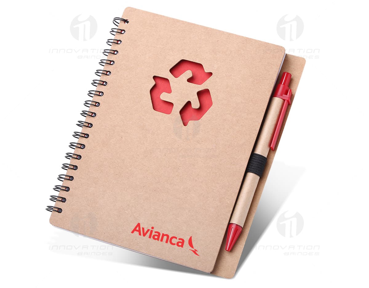 Kit com 6 porta copos de diferentes cores e estampas em formato quadrado. Kit com 6 porta copos de diferentes cores e estampas em formato quadrado.