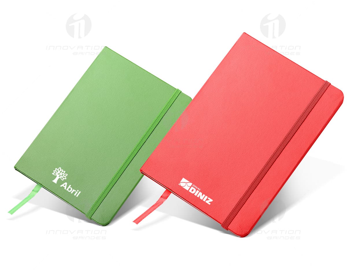 Kit com 6 porta copos em formato quadrado, feitos de material resistente e com estampas coloridas de bebidas diferentes. Kit com 6 porta copos em formato quadrado, feitos de material resistente e com estampas coloridas de bebidas diferentes.