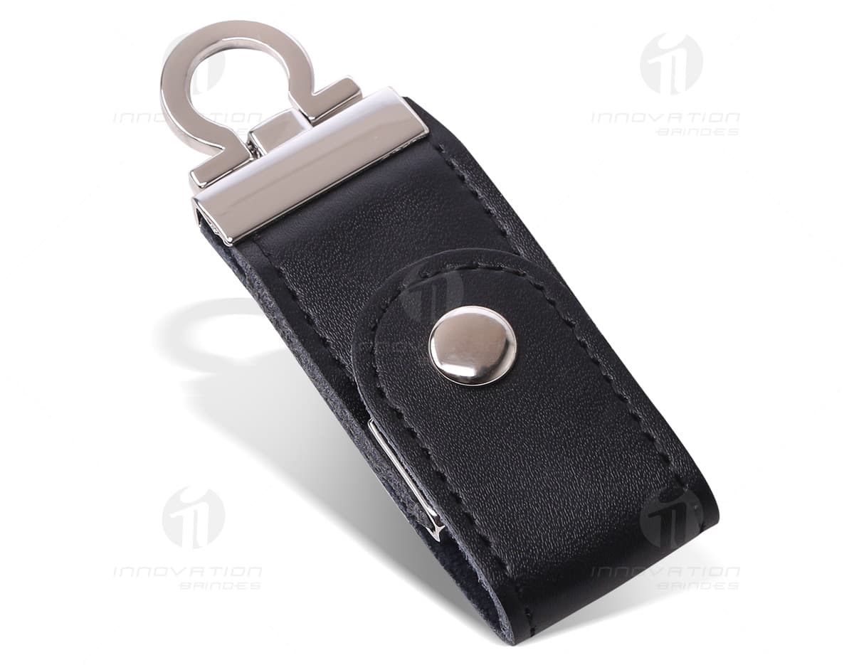 Caneta de metal prateada, modelo fora de linha. Caneta de metal prateada, modelo fora de linha.