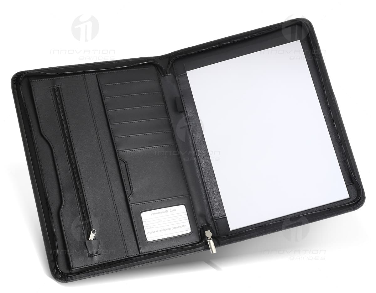 Kit com 6 porta copos em formato de animais selvagens: leão, hipopótamo, elefante, zebra, girafa e rinoceronte. Kit com 6 porta copos em formato de animais selvagens: leão, hipopótamo, elefante, zebra, girafa e rinoceronte.