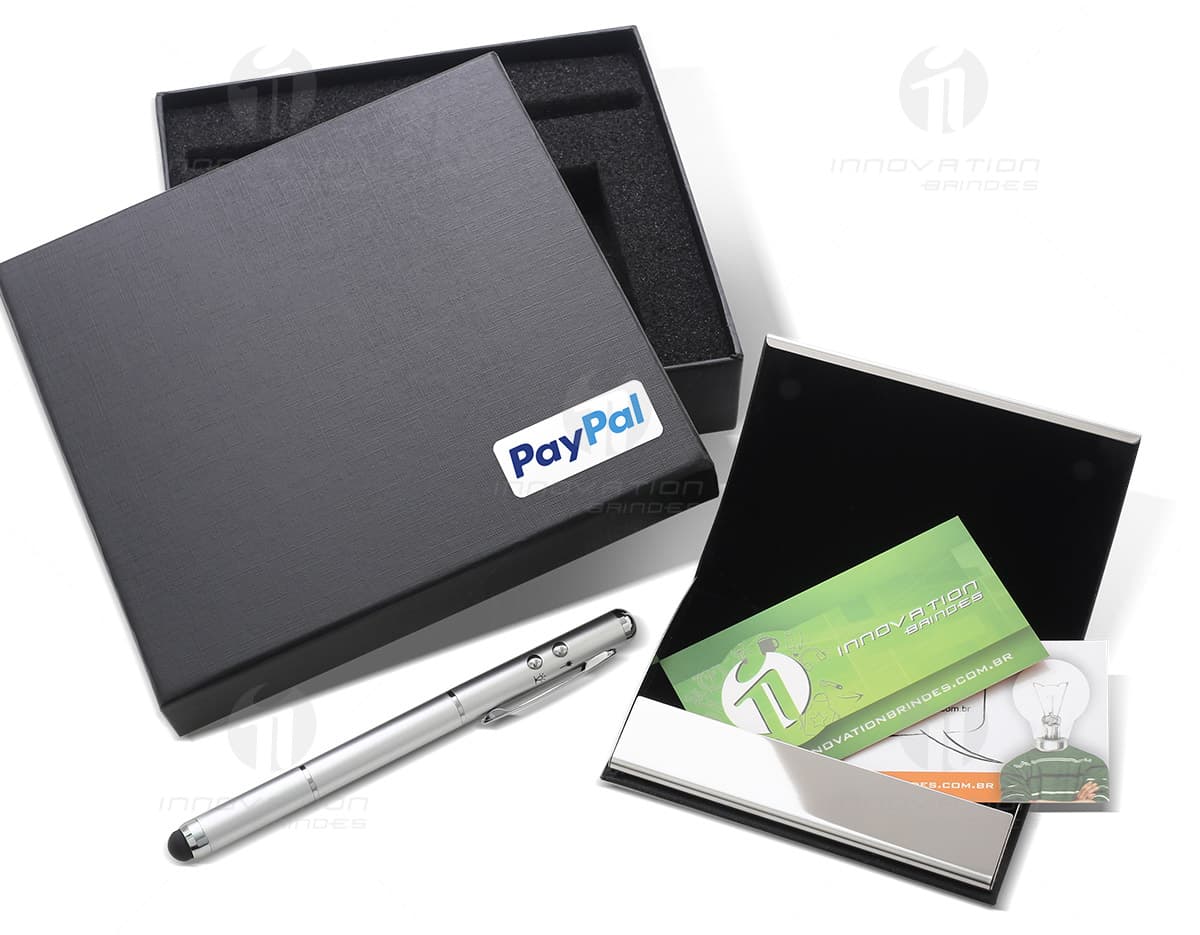Kit de ferramentas contendo 28 peças variadas, como chaves de fenda, alicates e chaves de boca. Kit de ferramentas contendo 28 peças variadas, como chaves de fenda, alicates e chaves de boca.