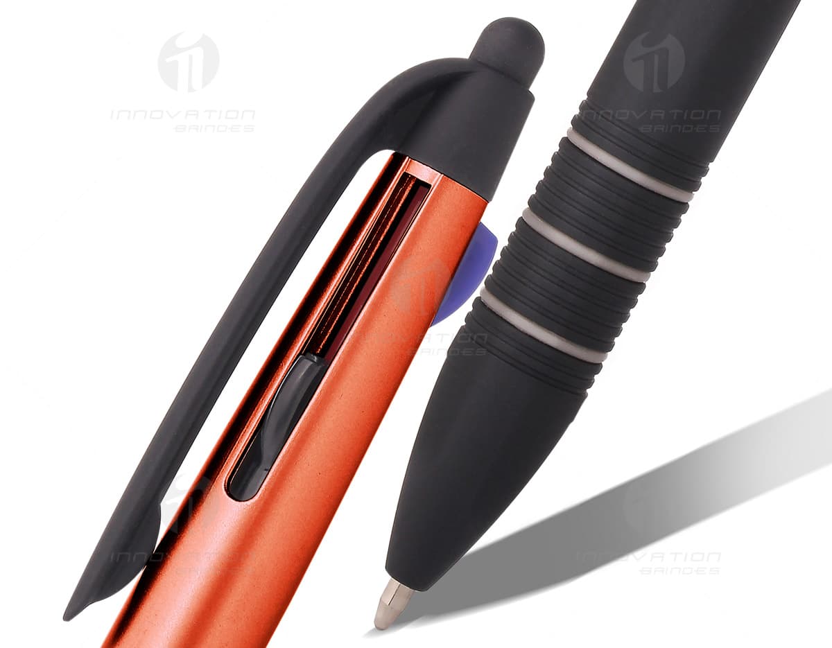Kit com 6 porta copos em diferentes cores e estampas, feitos de material resistente para proteger superfícies de móveis. Kit com 6 porta copos em diferentes cores e estampas, feitos de material resistente para proteger superfícies de móveis.