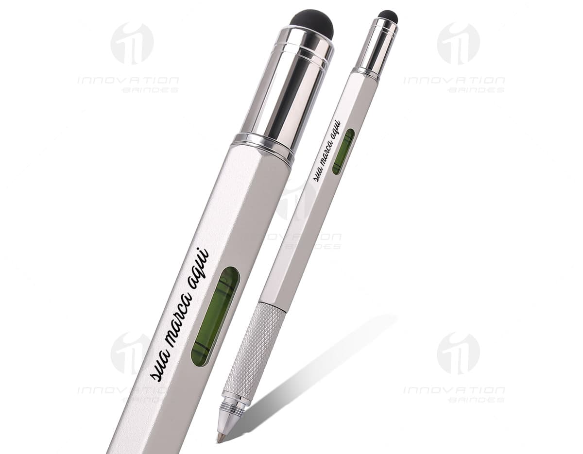 Kit com 6 porta copos em formato redondo, feitos de material resistente e com estampas coloridas de inspiração floral. Kit com 6 porta copos em formato redondo, feitos de material resistente e com estampas coloridas de inspiração floral.