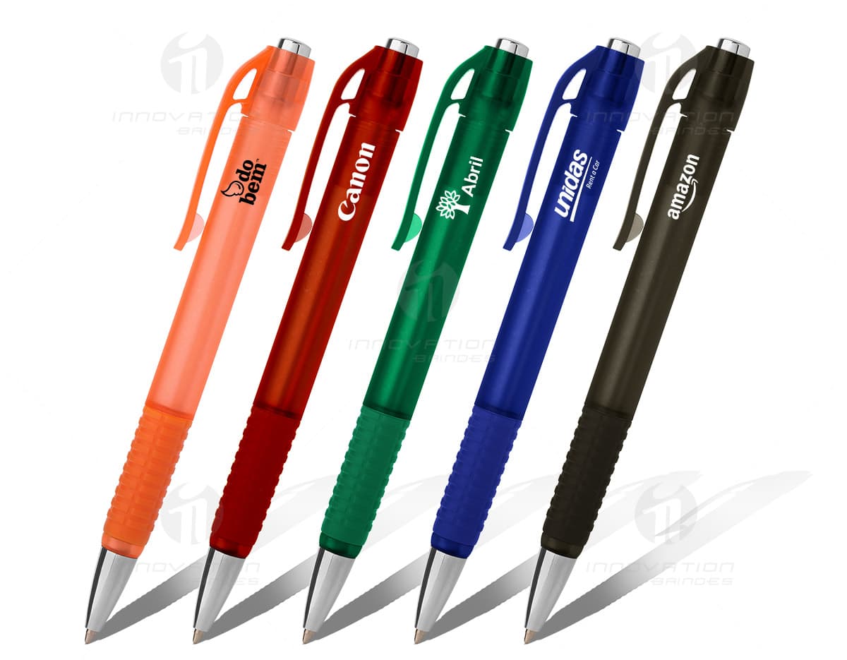 Kit com 6 porta copos redondos em cores variadas, sendo amarelo, azul, verde, laranja, vermelho e preto. Cada porta copo tem uma estampa diferente de frutas. Kit com 6 porta copos redondos em cores variadas, sendo amarelo, azul, verde, laranja, vermelho e preto. Cada porta copo tem uma estampa diferente de frutas.
