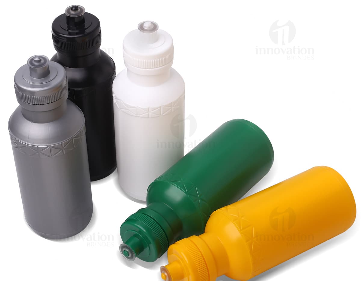 Squeeze plástico clássico de 500 ml. Squeeze plástico clássico de 500 ml.