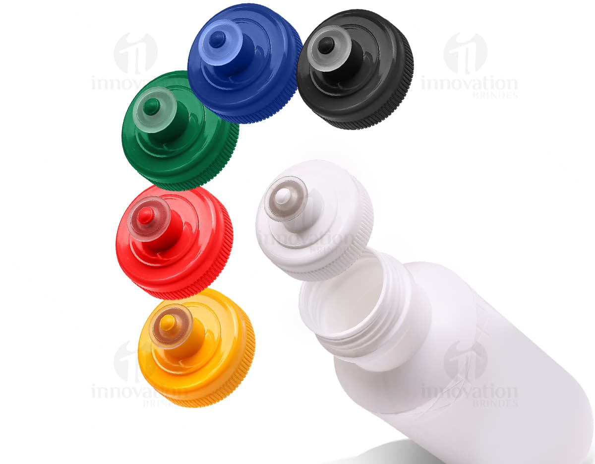 Kit com 6 porta copos em diferentes cores e estilos, feitos de material resistente e antiderrapante. Kit com 6 porta copos em diferentes cores e estilos, feitos de material resistente e antiderrapante.