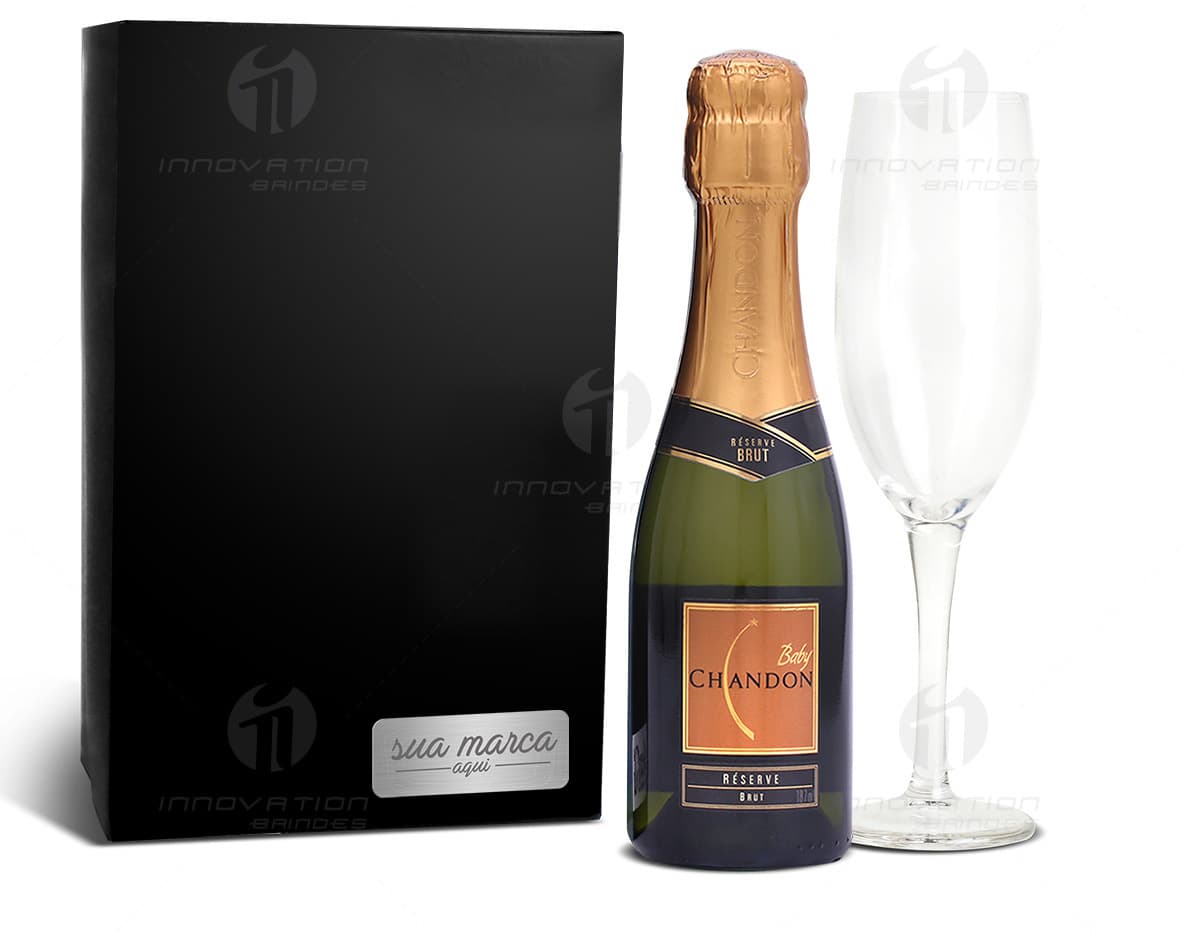 Kit ferramenta 6 peças para manutenção em fundo branco. Kit ferramenta 6 peças para manutenção em fundo branco.