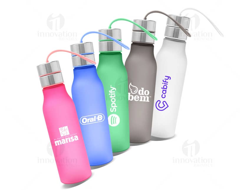 Squeeze 600ml na cor azul com tampa branca.