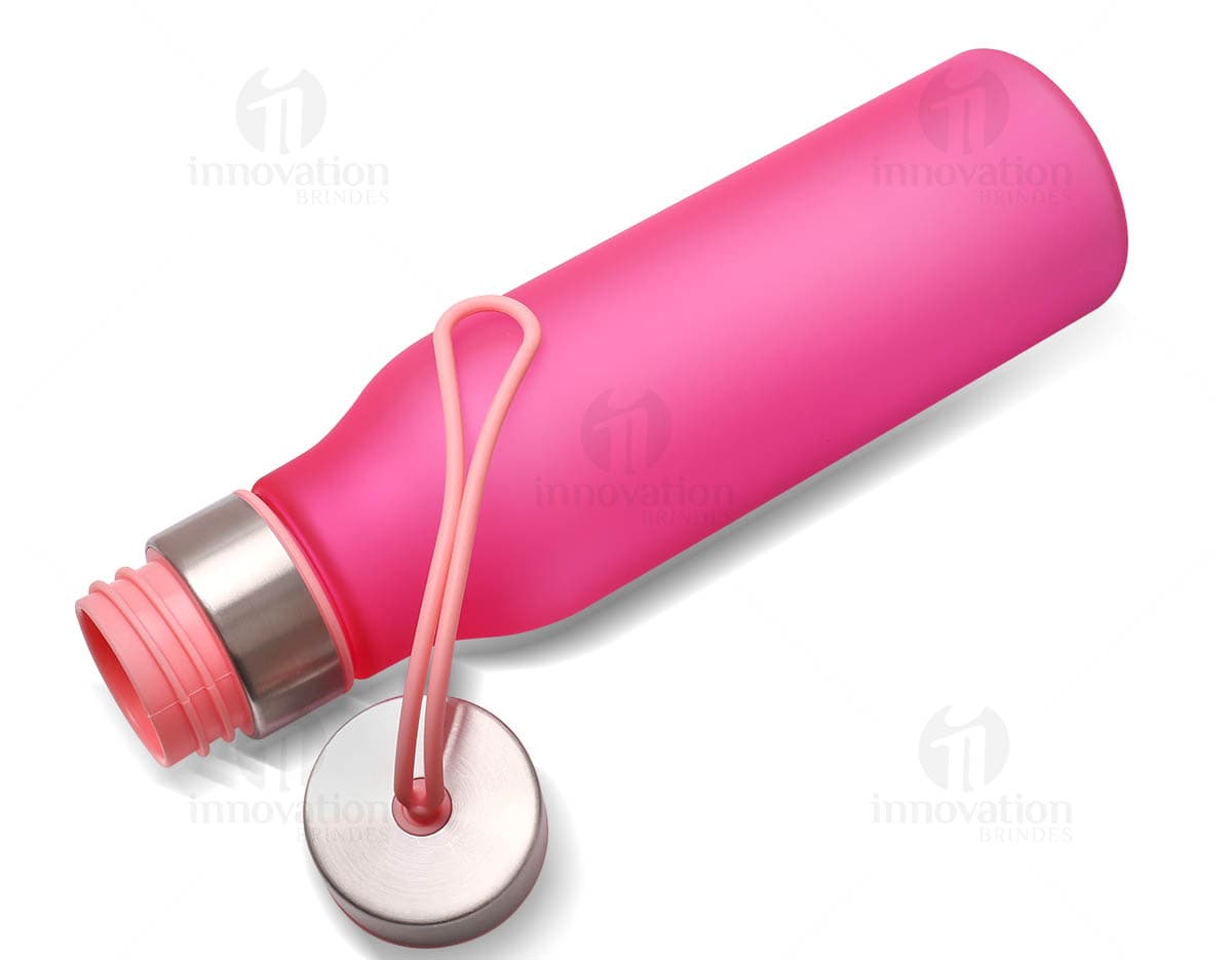 Squeeze de 600ml na cor rosa com tampa rosqueável. Squeeze de 600ml na cor rosa com tampa rosqueável.