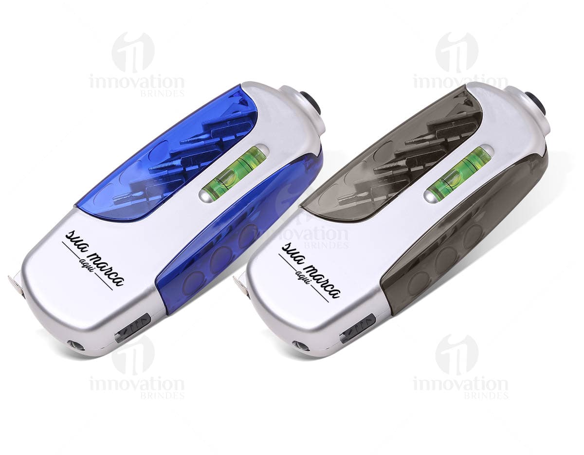 Kit ferramenta multifunção 3 em 1 contendo chave de fenda, martelo e alicate. Kit ferramenta multifunção 3 em 1 contendo chave de fenda, martelo e alicate.