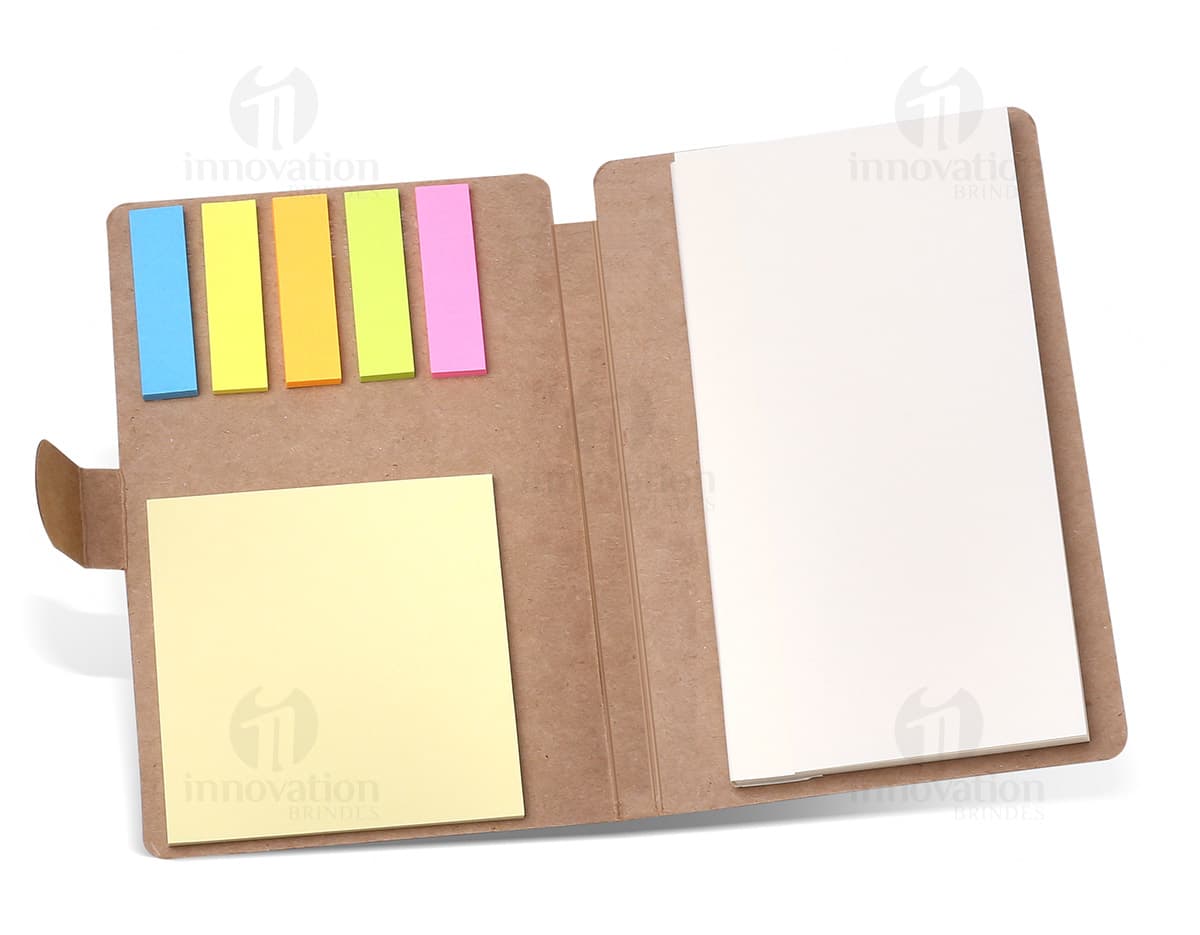 Bloco de adesivos coloridos diferentes em tons variados e formas diversas. Bloco de adesivos coloridos diferentes em tons variados e formas diversas.