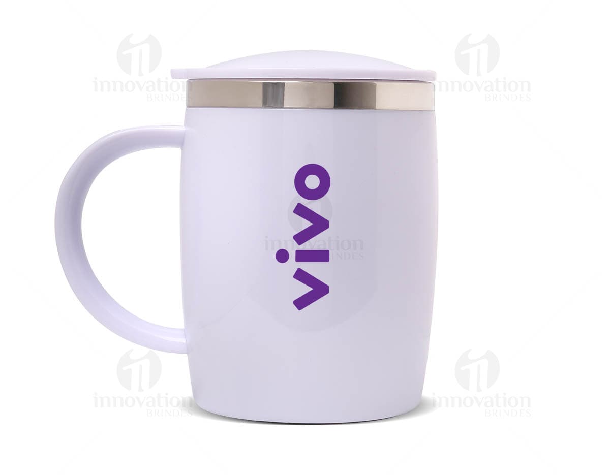 Caneca plástica de 400ml transparente com alça e capacidade de armazenar bebidas quentes ou frias. Caneca plástica de 400ml transparente com alça e capacidade de armazenar bebidas quentes ou frias.