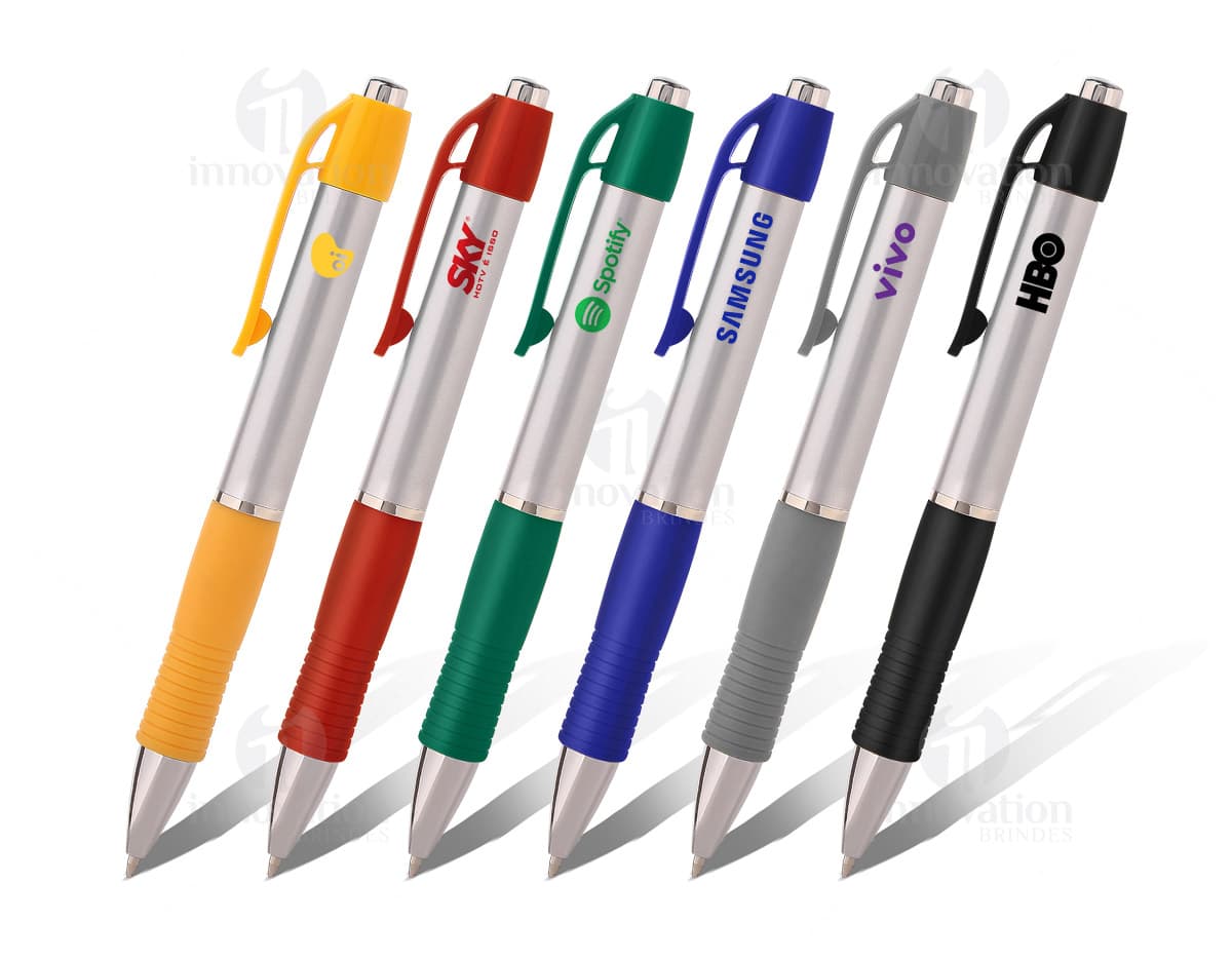 Kit com 6 porta copos em formato quadrado, feitos de material resistente e com estampas coloridas de frutas. Kit com 6 porta copos em formato quadrado, feitos de material resistente e com estampas coloridas de frutas.