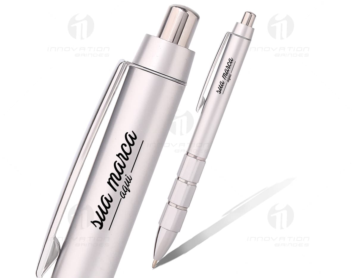 Uma caneta azul esferográfica feita de plástico, ideal para uso em escritório, negócios ou escola. Possui um design elegante e é um instrumento de escrita prático e de qualidade. Uma caneta azul esferográfica feita de plástico, ideal para uso em escritório, negócios ou escola. Possui um design elegante e é um instrumento de escrita prático e de qualidade.