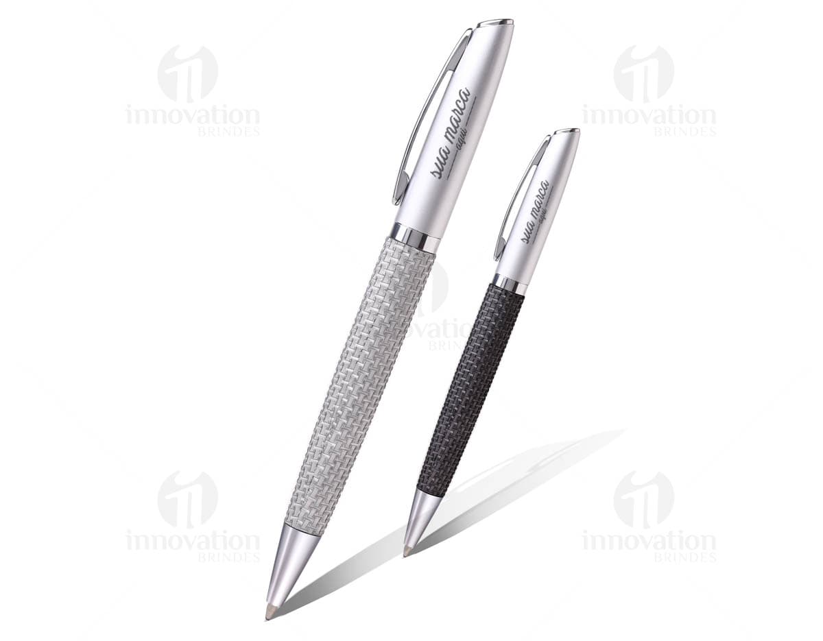 Squeeze Tritan 800ml com compartimento, na cor azul, resistente e prático. Squeeze Tritan 800ml com compartimento, na cor azul, resistente e prático.