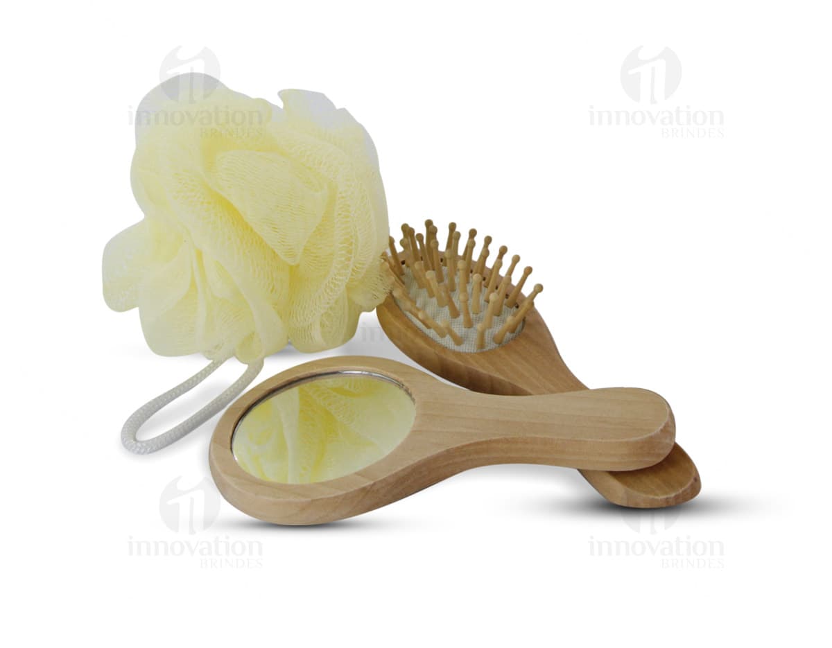 Kit de banho composto por escova de cabelo, escova, colher, escorredor, alimentos, escova de cerdas, cozinha, objetos, garfo, filtro, utensílio, equipamento, objeto, metal, ferramenta, escova de limpeza, próximo, jantar, café da manhã, cozimento, saudável, brilhante, acessórios, prateado, close-up, madeira, talheres de prata, mesa, restaurante, almoço, preto, plástico, refeição, aço, madeira, faca, utensílios de cozinha, conjunto, limpo, moda, doméstico, comendo, esporte, jogo, talheres, bola, cor, ninguém, aço inoxidável, configuração, sapatos, comer, lazer, marrom, cozinhar, casa. Kit de banho composto por escova de cabelo, escova, colher, escorredor, alimentos, escova de cerdas, cozinha, objetos, garfo, filtro, utensílio, equipamento, objeto, metal, ferramenta, escova de limpeza, próximo, jantar, café da manhã, cozimento, saudável, brilhante, acessórios, prateado, close-up, madeira, talheres de prata, mesa, restaurante, almoço, preto, plástico, refeição, aço, madeira, faca, utensílios de cozinha, conjunto, limpo, moda, doméstico, comendo, esporte, jogo, talheres, bola, cor, ninguém, aço inoxidável, configuração, sapatos, comer, lazer, marrom, cozinhar, casa.