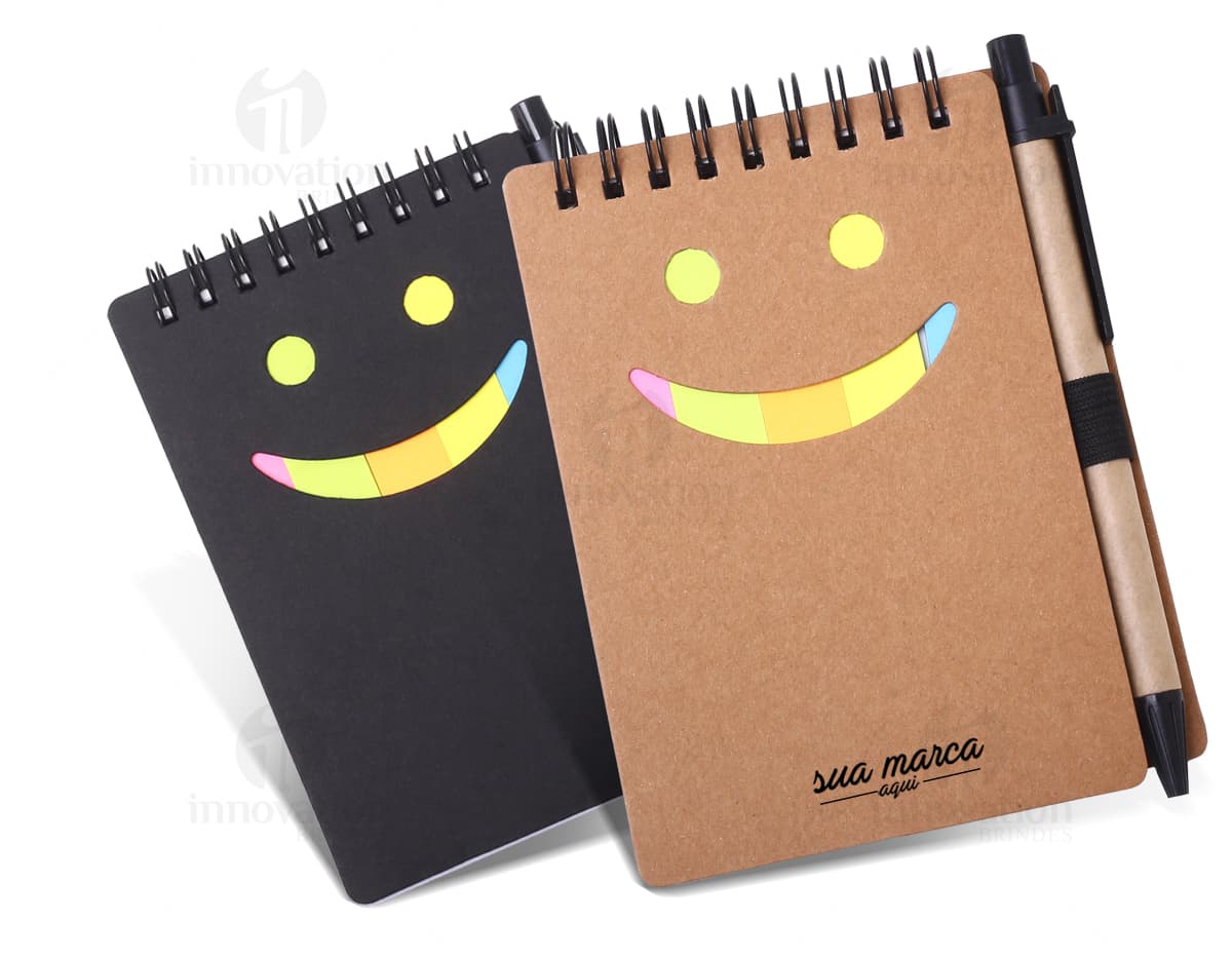 Kit com 6 porta copos variados em tons de azul e branco, feitos em material resistente e antiderrapante. Kit com 6 porta copos variados em tons de azul e branco, feitos em material resistente e antiderrapante.