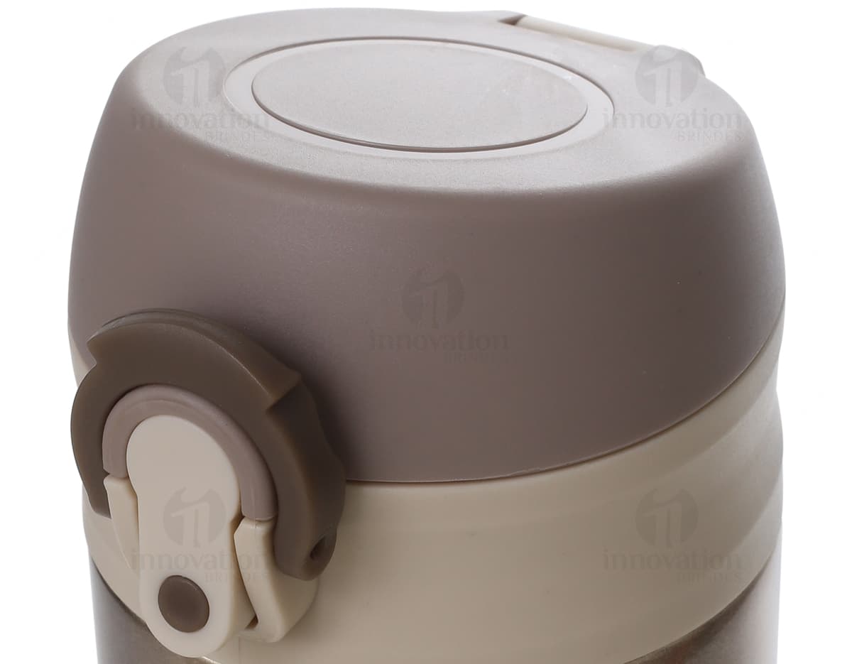 Kit com 6 porta copos de diferentes cores e design moderno. Kit com 6 porta copos de diferentes cores e design moderno.