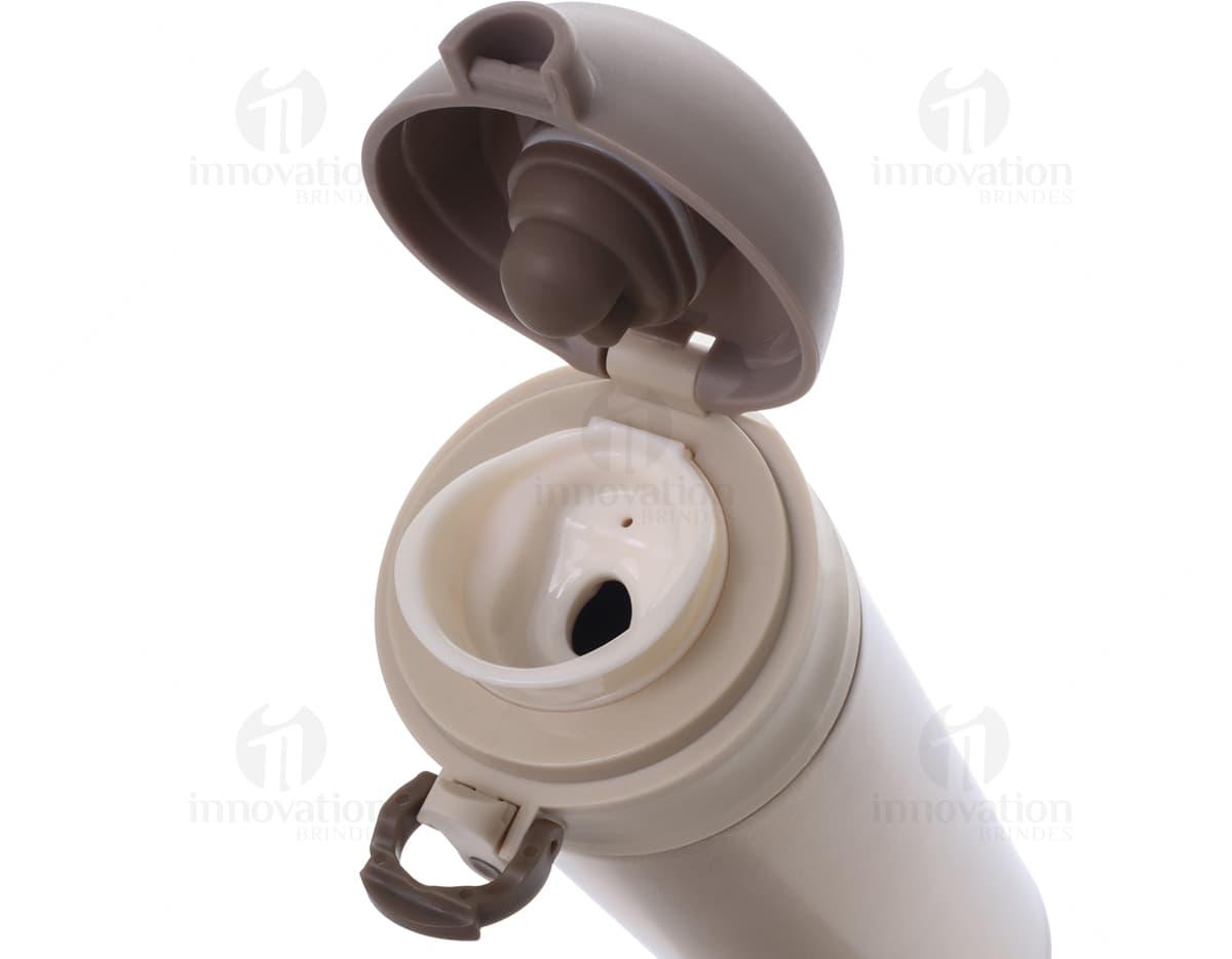 Kit com 6 porta copos em estilo moderno e colorido. Cada porta copo tem uma estampa diferente, sendo ideal para decorar e proteger a mesa. Kit com 6 porta copos em estilo moderno e colorido. Cada porta copo tem uma estampa diferente, sendo ideal para decorar e proteger a mesa.