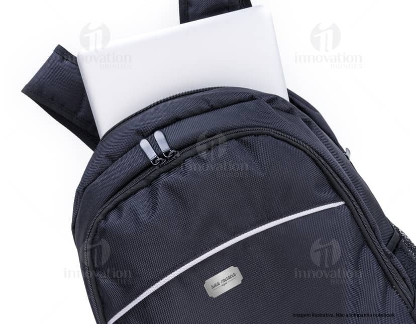 Kit com 6 porta copos em formato quadrado, feitos de madeira e com estampas coloridas de animais.