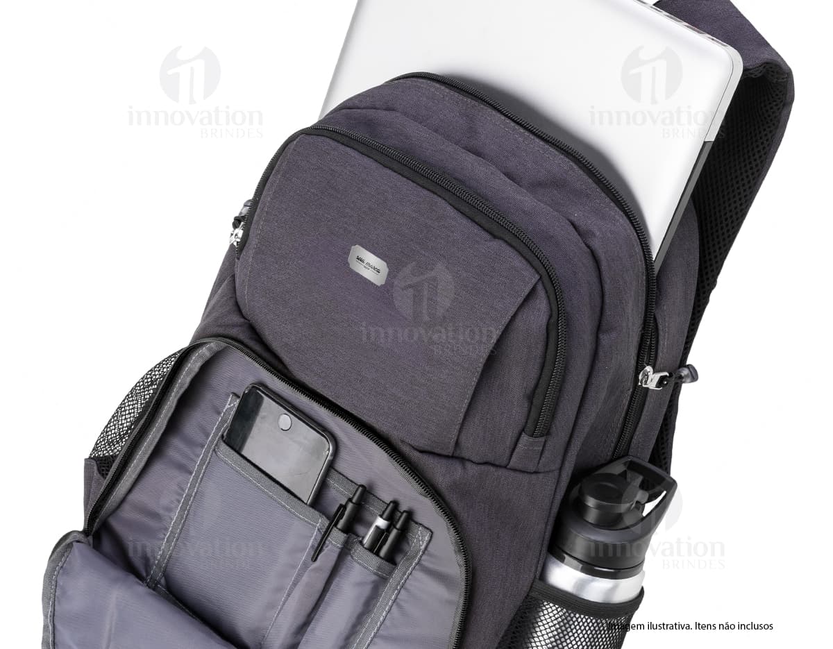 Kit com 6 porta copos em formato redondo, com estampas coloridas e desenhos geométricos abstratos. Cada porta copo possui uma borda de silicone para evitar deslizamentos. Kit com 6 porta copos em formato redondo, com estampas coloridas e desenhos geométricos abstratos. Cada porta copo possui uma borda de silicone para evitar deslizamentos.