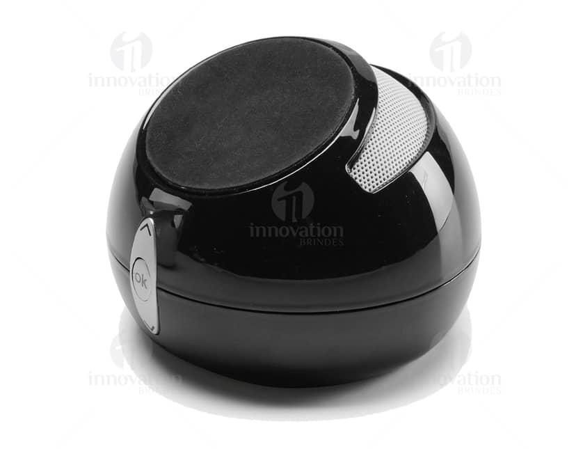 Caixa de som portátil multifuncional em cor preta, com design moderno e botões de controle visíveis.