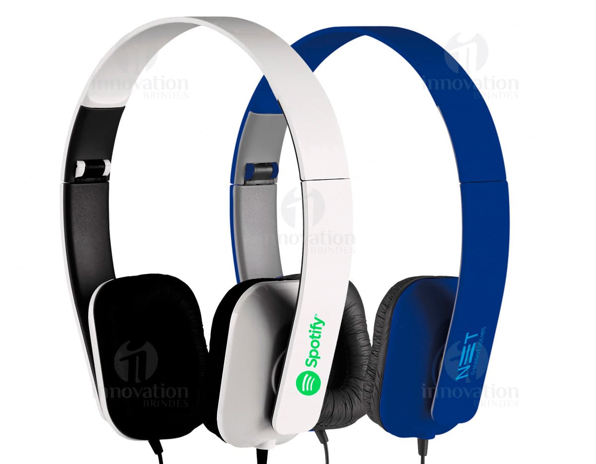 Fone de ouvido wireless com microfone em cor preta. Fone de ouvido wireless com microfone em cor preta.