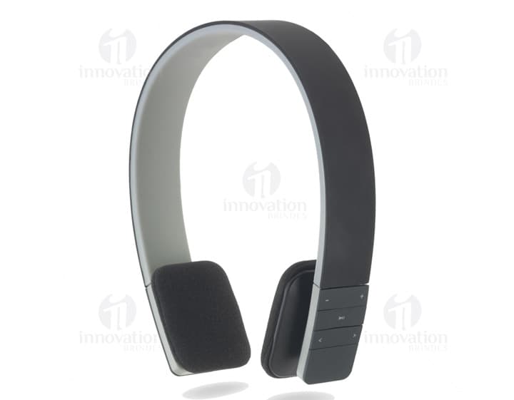 Fone de ouvido ajustável em metal prateado, moderno e design 3D. O dispositivo possui botões e símbolos cromados, e está posicionado em uma mesa de jantar com talheres de prata e pratos de vidro. A imagem reflete elementos de tecnologia e negócios, com características de utensílios de cozinha e utensílios de mesa. Fone de ouvido ajustável em metal prateado, moderno e design 3D. O dispositivo possui botões e símbolos cromados, e está posicionado em uma mesa de jantar com talheres de prata e pratos de vidro. A imagem reflete elementos de tecnologia e negócios, com características de utensílios de cozinha e utensílios de mesa.