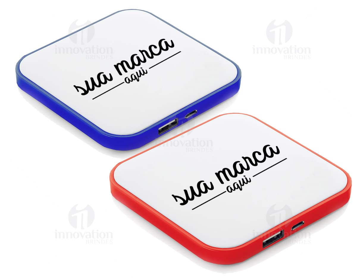 Power bank 2000mAh silver color, portable electronic device with metal case and USB port for charging mobile devices. Ideal for business, office, or personal use. Power bank 2000mAh silver color, portable electronic device with metal case and USB port for charging mobile devices. Ideal for business, office, or personal use.