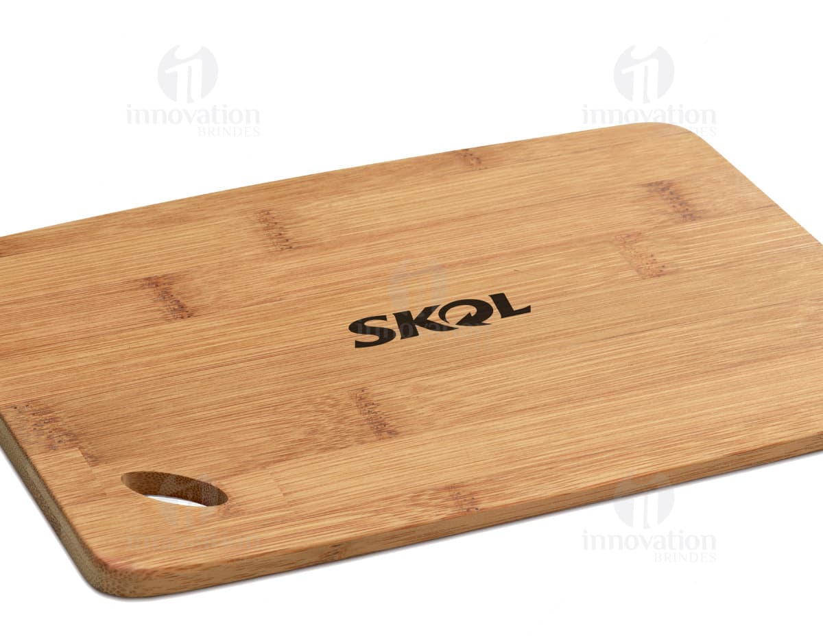 Kit queijo composto por 5 peças em inox e madeira. Kit queijo composto por 5 peças em inox e madeira.