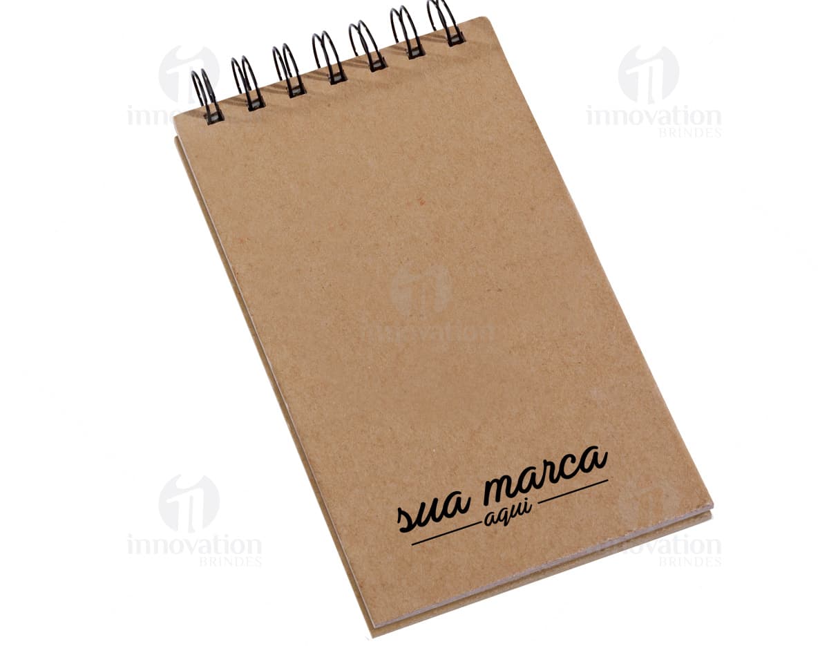 Kit com 6 porta copos em formato redondo, feitos de cerâmica com estampas coloridas em estilo vintage e base de cortiça para proteção das superfícies. Kit com 6 porta copos em formato redondo, feitos de cerâmica com estampas coloridas em estilo vintage e base de cortiça para proteção das superfícies.