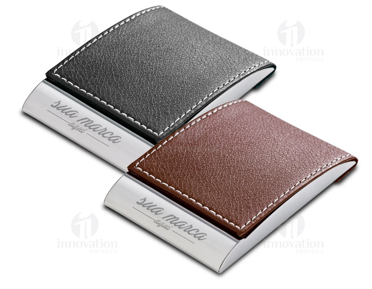 Sacola branca de tamanho médio, com dimensões de 320 x 380 mm. Sacola branca de tamanho médio, com dimensões de 320 x 380 mm.