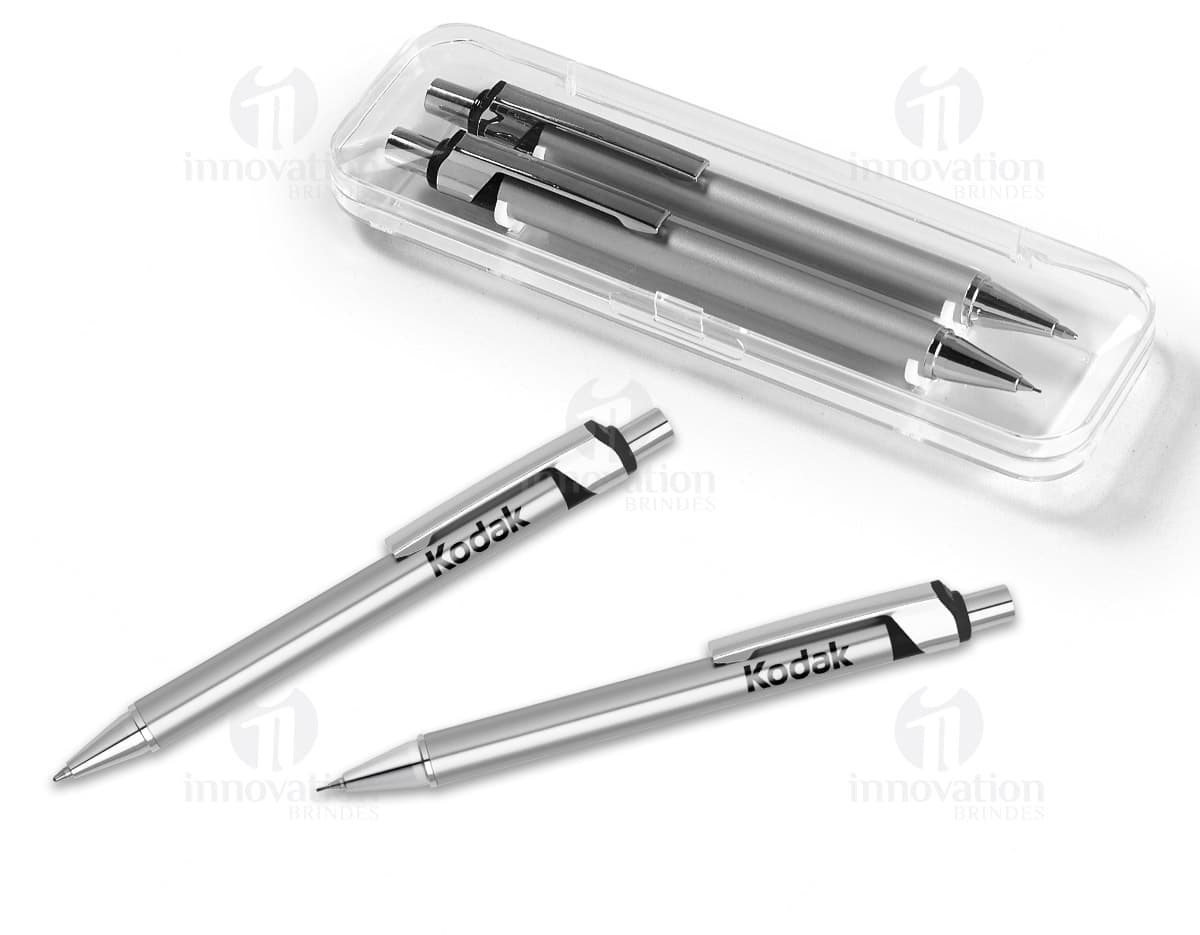 Conjunto de lapiseira e esferográfica em metal, com detalhes em prateado e design elegante. Conjunto de lapiseira e esferográfica em metal, com detalhes em prateado e design elegante.