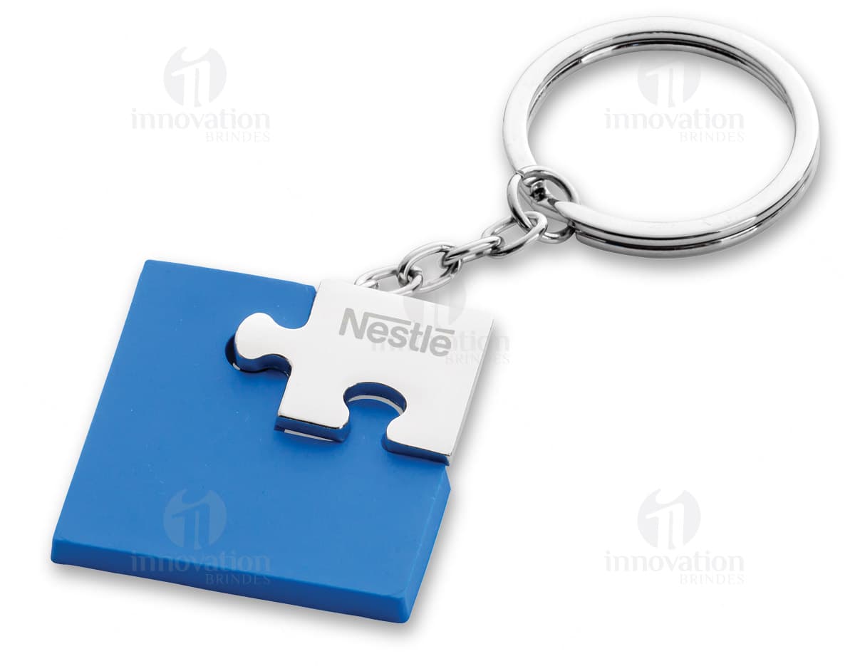 Chaveiro emborrachado e metal. Chaveiro emborrachado e metal.