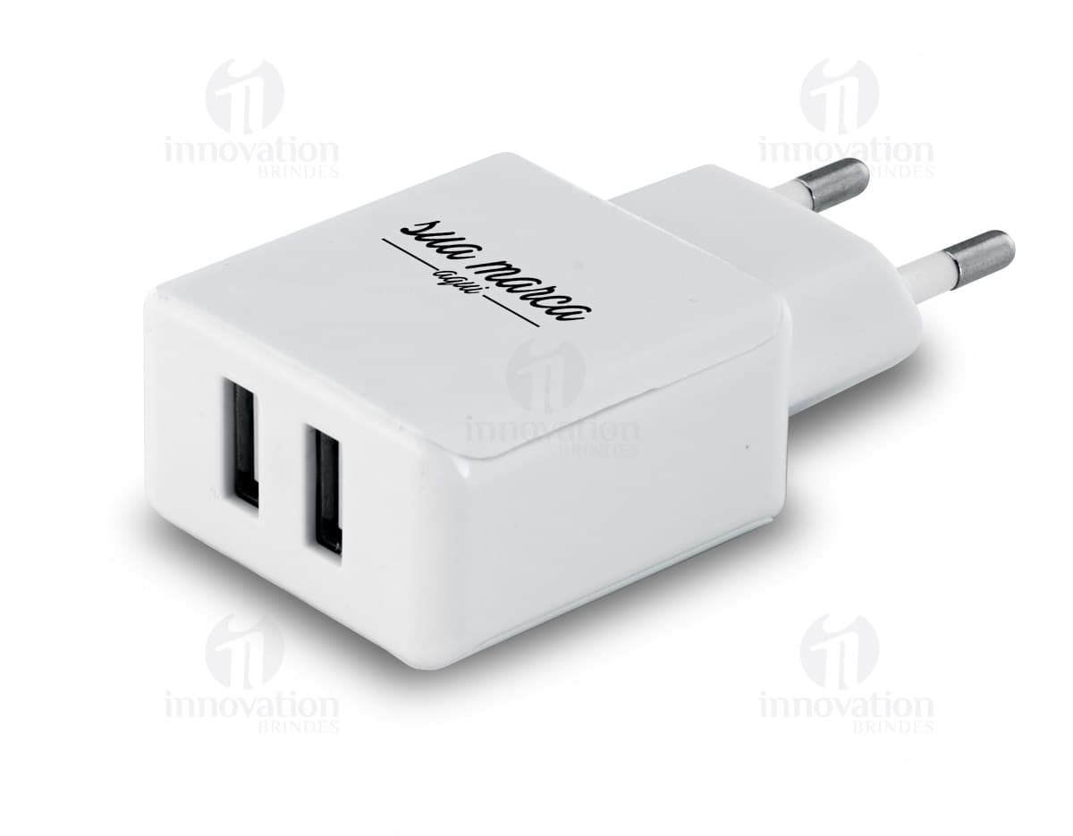 Power Bank de 16.000 mAh, dispositivo portátil para carregar aparelhos eletrônicos. Power Bank de 16.000 mAh, dispositivo portátil para carregar aparelhos eletrônicos.