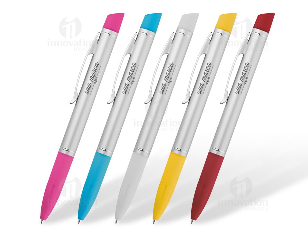 Kit com 6 porta copos em formato redondo, feitos de material resistente e com estampas coloridas de frutas variadas. Kit com 6 porta copos em formato redondo, feitos de material resistente e com estampas coloridas de frutas variadas.
