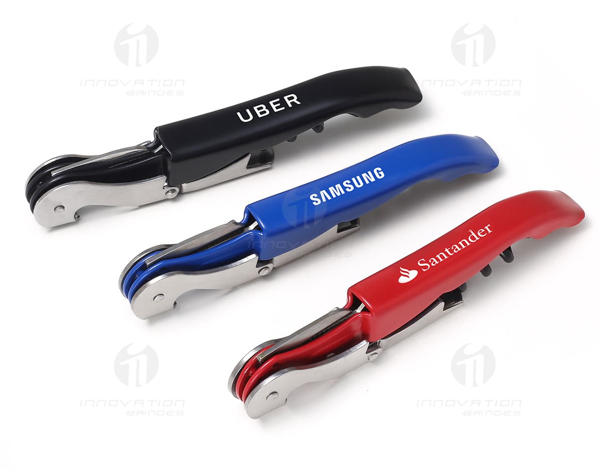 Embalagem elegante de veludo para pen drive na cor preta. Embalagem elegante de veludo para pen drive na cor preta.