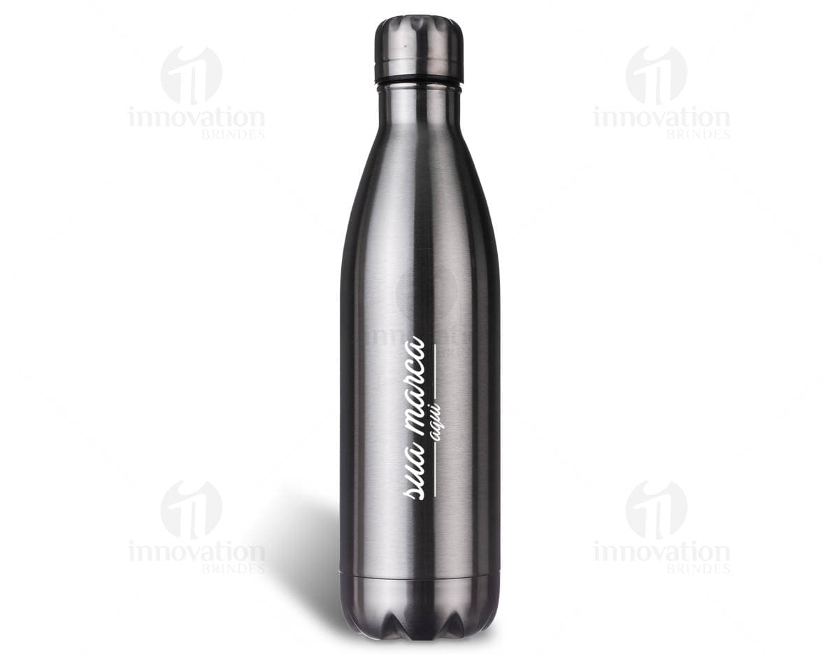 Garrafa térmica 780ml de cor verde, com tampa rosqueável e alça para transporte. Com design moderno e elegante, ideal para manter a temperatura de bebidas quentes ou frias por várias horas. Garrafa térmica 780ml de cor verde, com tampa rosqueável e alça para transporte. Com design moderno e elegante, ideal para manter a temperatura de bebidas quentes ou frias por várias horas.