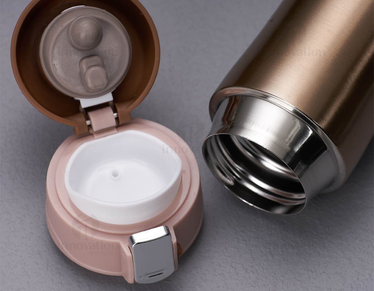 garrafa térmica de 350ml com trava metálica garrafa térmica de 350ml com trava metálica