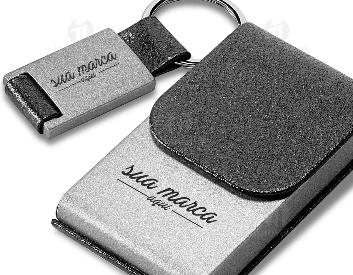Kit com 6 porta copos em formato circular, feitos de cortiça. Cada porta copo possui uma estampa diferente de pássaros coloridos. Kit com 6 porta copos em formato circular, feitos de cortiça. Cada porta copo possui uma estampa diferente de pássaros coloridos.