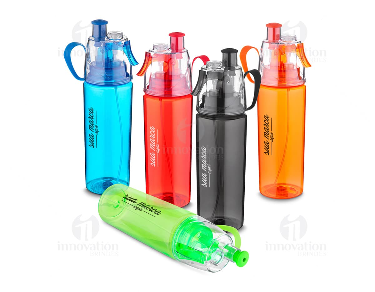 Squeeze de metal fosco de 750ml com mosquetão. Squeeze de metal fosco de 750ml com mosquetão.